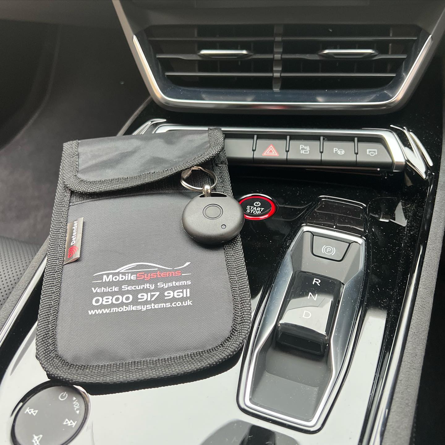Dashboard of an Audi RS with a tracking system