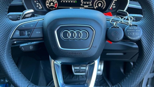 Audi RSQ3 installed with metatrak S5VTS tracker