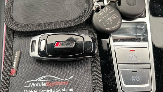 Audi RS6 protected with MetaTrak S5VTS Deadlock