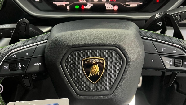 Lamborghini Urus protected with Smartrack S5DiD