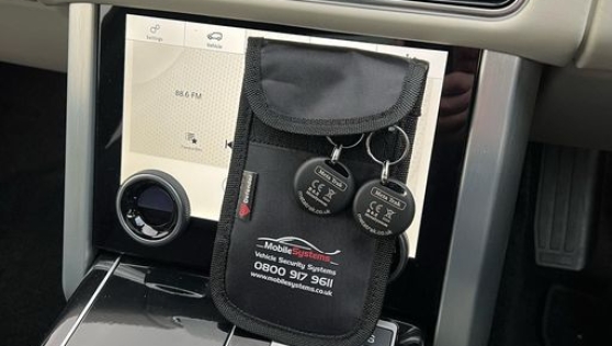 Range Rover Vouge protected with MetaTrak S5VTS